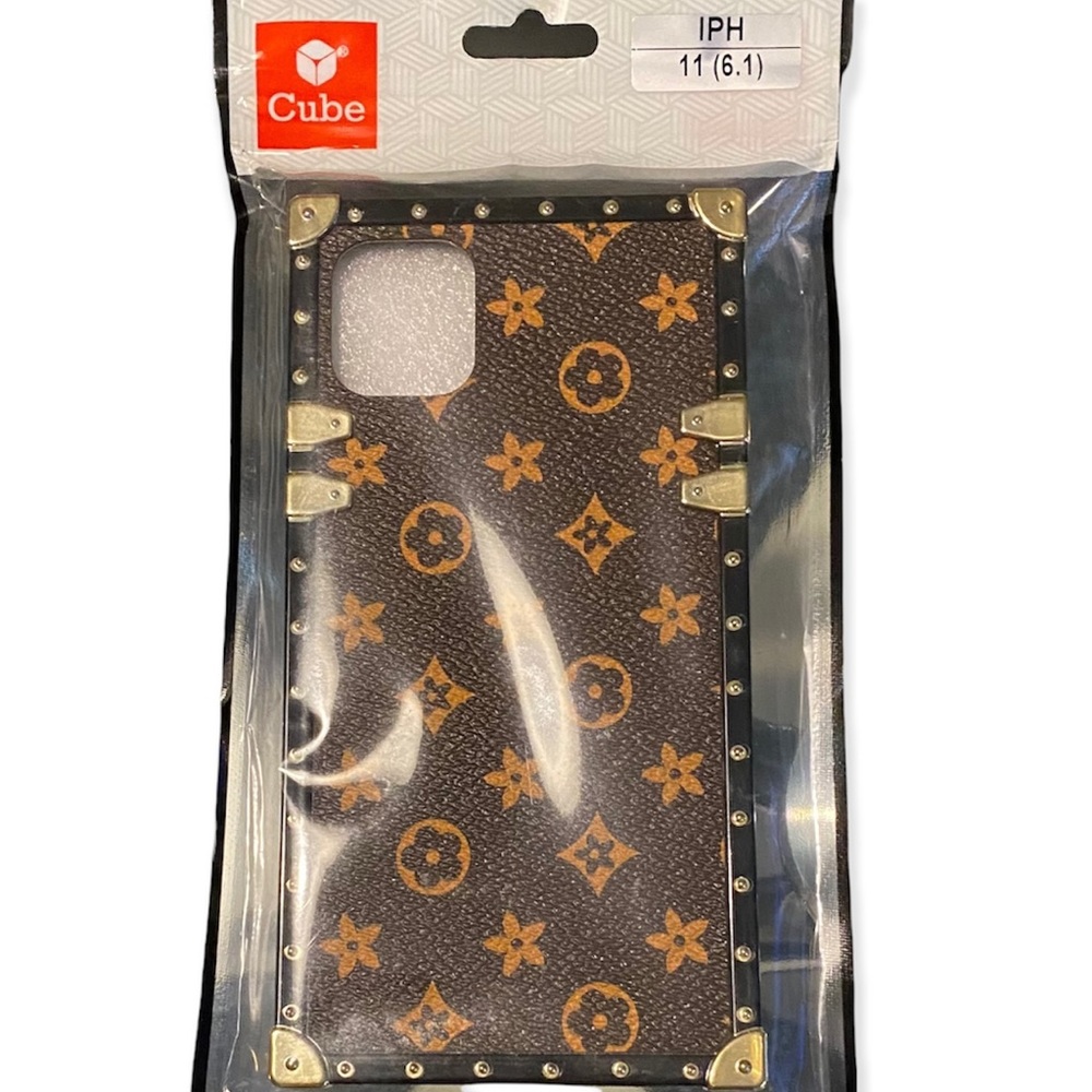 📲IPHONE 11 PHONE CASE📲BRAND NEW IN THE PACKAGE. Keep your phone protected📱